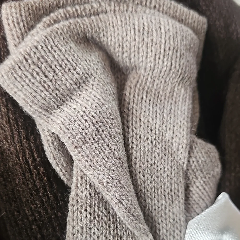 New York & Company NWT Women's Hat & Scarf Set in Black, Cream, and Brown